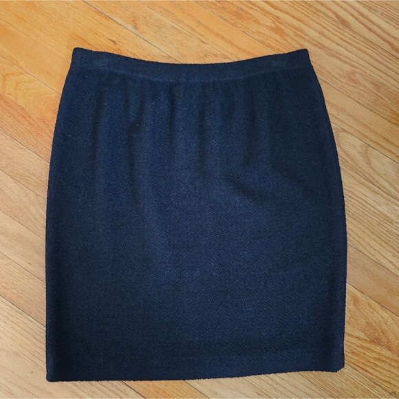 St John woman's skirt Size 14 Black - Picture 1 of 4